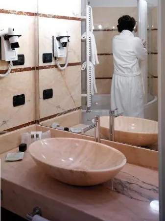 فندق هابيتات